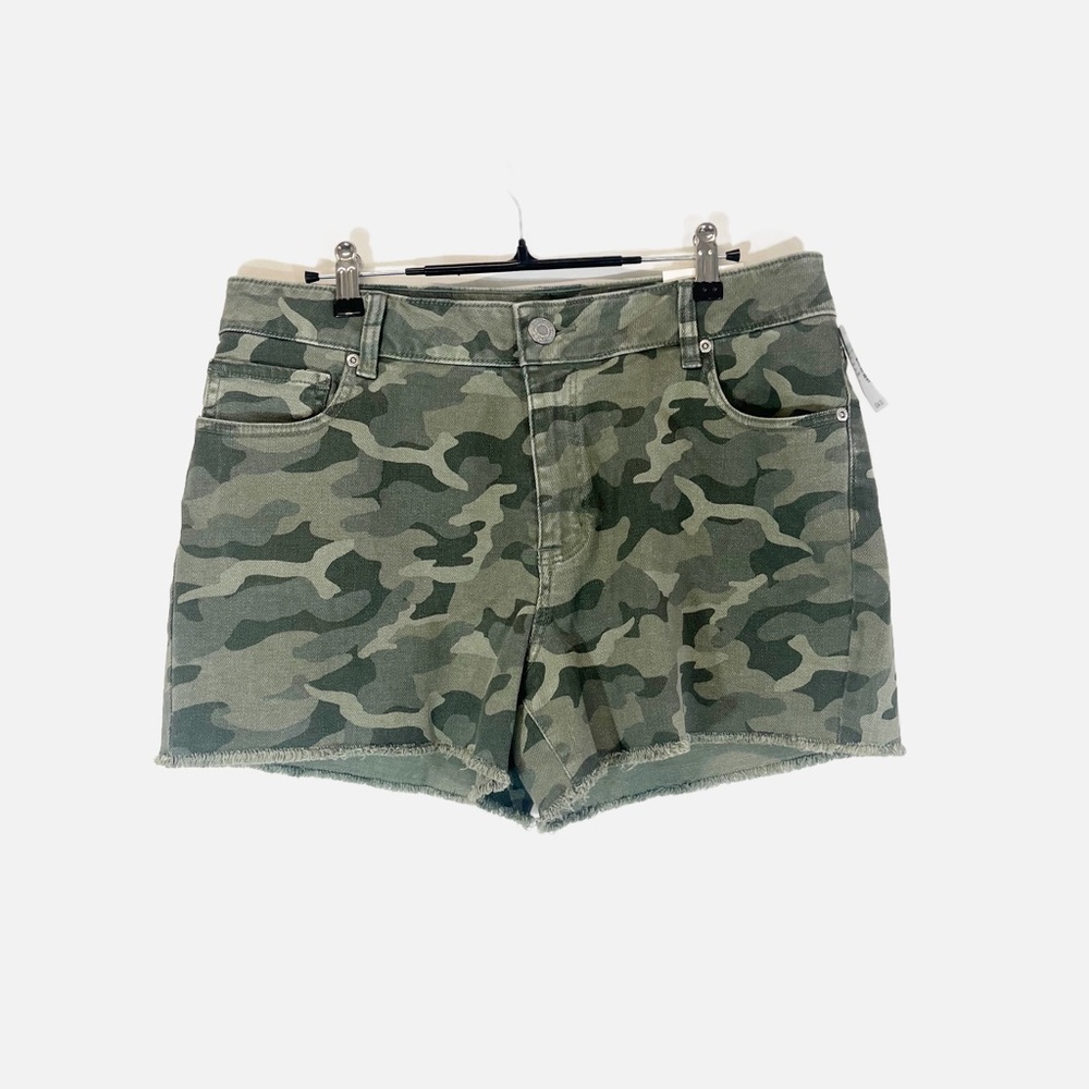 NWT Maurice's Camo Frayed Hem Vintage Shorts High Rise 3.5" Size 14